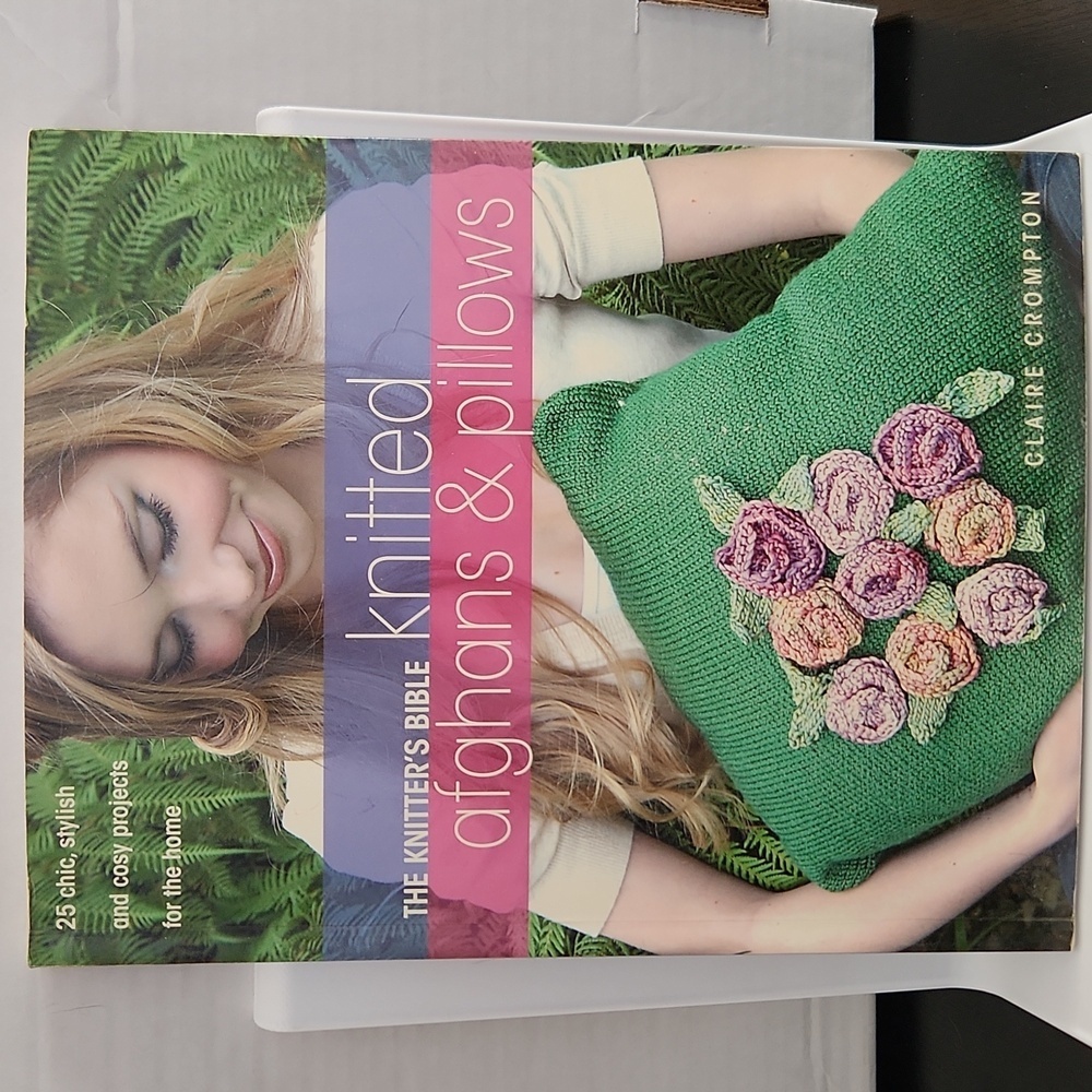 The Knitter's Bible by Claire Crompton